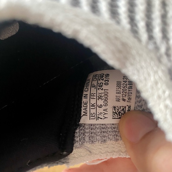 Adidas continental boost all white shoes - Picture 5 of 5